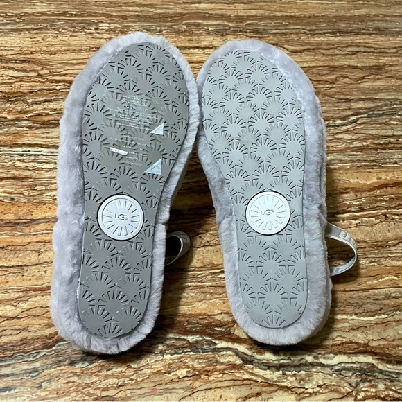 UGG - Picture 9 of 9